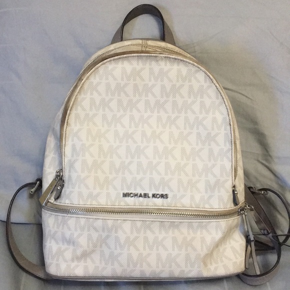 Michael Kors Handbags - Michael Kors Vanilla backpack